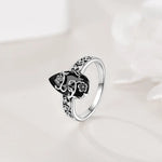 Load image into Gallery viewer, Floral Accented Onyx Ring