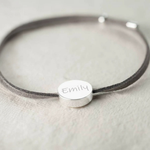 Load image into Gallery viewer, 18k Custom Suede Circle Name Bracelet