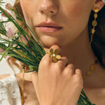 Load image into Gallery viewer, 18k Dainty Daisy Floral Ring