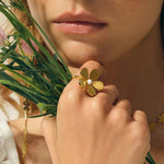Load image into Gallery viewer, 18k Dainty Daisy Floral Ring