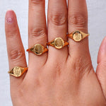Load image into Gallery viewer, 18k Dainty Floral Signet Rings