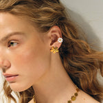 Load image into Gallery viewer, 18k Dainty Flower Earrings