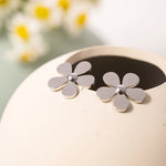 Load image into Gallery viewer, 18k Dainty Flower Earrings