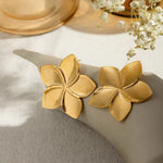Load image into Gallery viewer, 18k Glamorous Gold Floral Stud Earrings & Ring