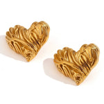 Load image into Gallery viewer, 18k Textured Wavy Heart Stud Earrings
