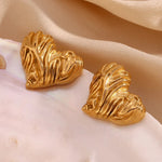 Load image into Gallery viewer, 18k Textured Wavy Heart Stud Earrings