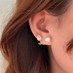 Load image into Gallery viewer, Tulip Pearl Stud Earrings Purple Floral Pearl Earrings