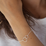 Load image into Gallery viewer, Interlocking Rings Bracelet