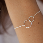 Load image into Gallery viewer, Interlocking Rings Bracelet