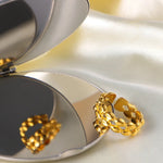 Load image into Gallery viewer, 18k Oval Bead Ring