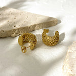 Load image into Gallery viewer, 18k Mesh C Hoop Earrings