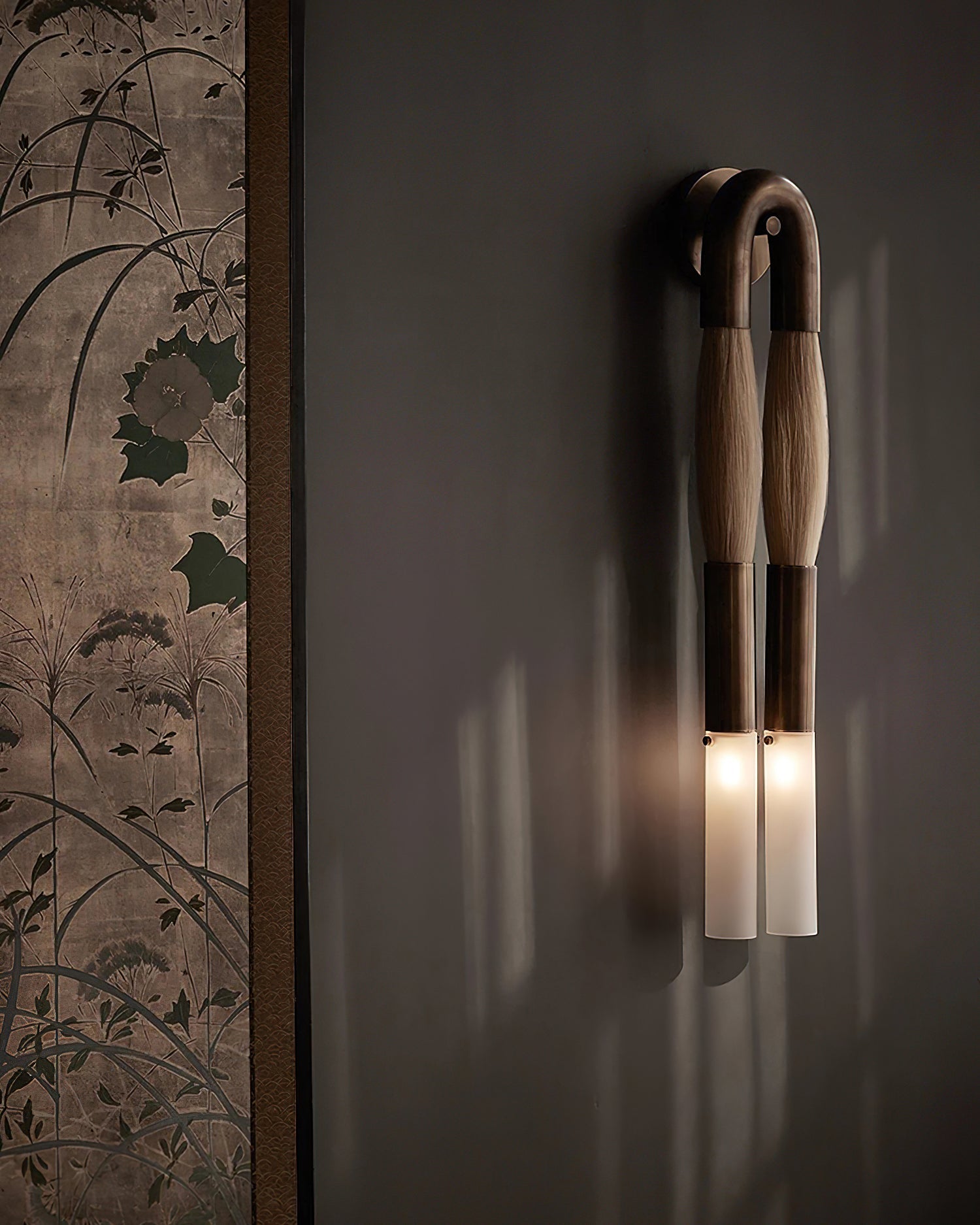 Horsehair Textured Crystal Glass Wall Lamp