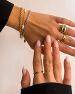 Load image into Gallery viewer, Kendra Gold Heart Chain Bracelet