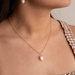Load image into Gallery viewer, Gold Pearl Necklace Iridescent Pearl Pendant