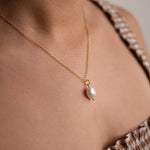 Load image into Gallery viewer, Gold Pearl Necklace Iridescent Pearl Pendant