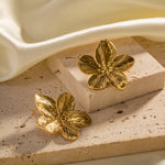 Load image into Gallery viewer, Allysa Gold Floral Earrings