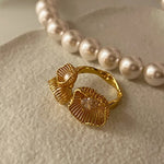 Load image into Gallery viewer, Diamond Pearl Clam Shell Ring