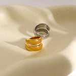 Load image into Gallery viewer, 18k Modern Wrap Around Flat Ring