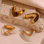 Load image into Gallery viewer, 18k Classy V Hoop Earrings