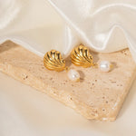 Load image into Gallery viewer, Dainty Sea Shell Pearl Earrings