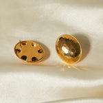Load image into Gallery viewer, 18k Hammered Oval Earring