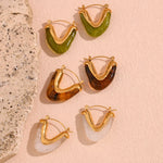 Load image into Gallery viewer, 18k Classy V Hoop Earrings
