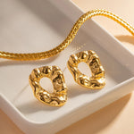 Load image into Gallery viewer, 18k Textured Open Irregular Circle Earrings