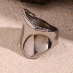 Load image into Gallery viewer, 18k Wide Waves Classy Ring