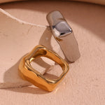 Load image into Gallery viewer, 18k Textured Square Ring