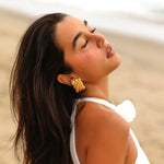 Load image into Gallery viewer, Chunky Two Tone Wavy Square Earrings
