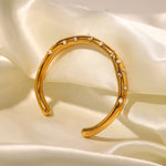 Load image into Gallery viewer, Diamond & Pearl Embedded Bangle Bracelet