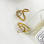 Load image into Gallery viewer, 18k Irregular Twist Diamond Ring