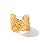 Load image into Gallery viewer, 18k Elegant Wide Triangular Connect Ring