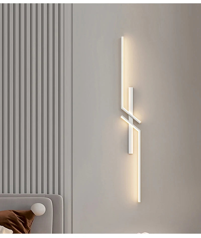 Modern Minimalist LED Wall Light Fixture In Black or Gold