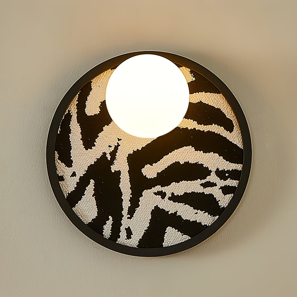 Textured Circular Frame Contemporary Wall Light