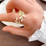 Load image into Gallery viewer, Adjustable Classy Gold Leaf Ring
