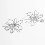 Load image into Gallery viewer, Floral Knot Outline Earrings