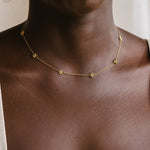 Load image into Gallery viewer, Flower Child Necklace Daisy Pearl Necklace