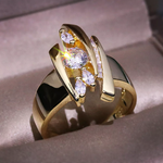 Load image into Gallery viewer, Elegant Zirconia Vintage Ring in Gold