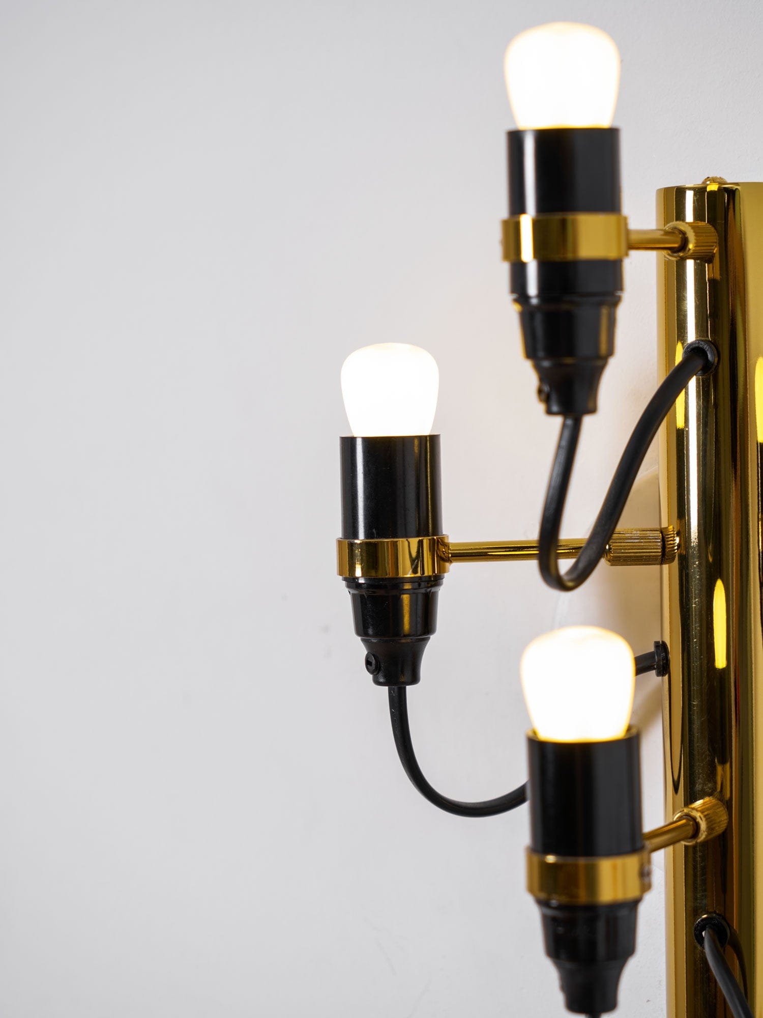 Nøordka Light Bespoke Wall Light Fixture Mirror Polished Steel Contemporary Wall Lamp