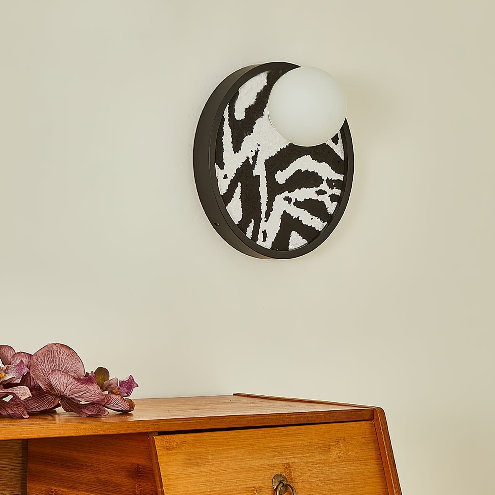 Nøordka Light Bespoke Wall Light Fixture Textured Circular Frame Contemporary Wall Light