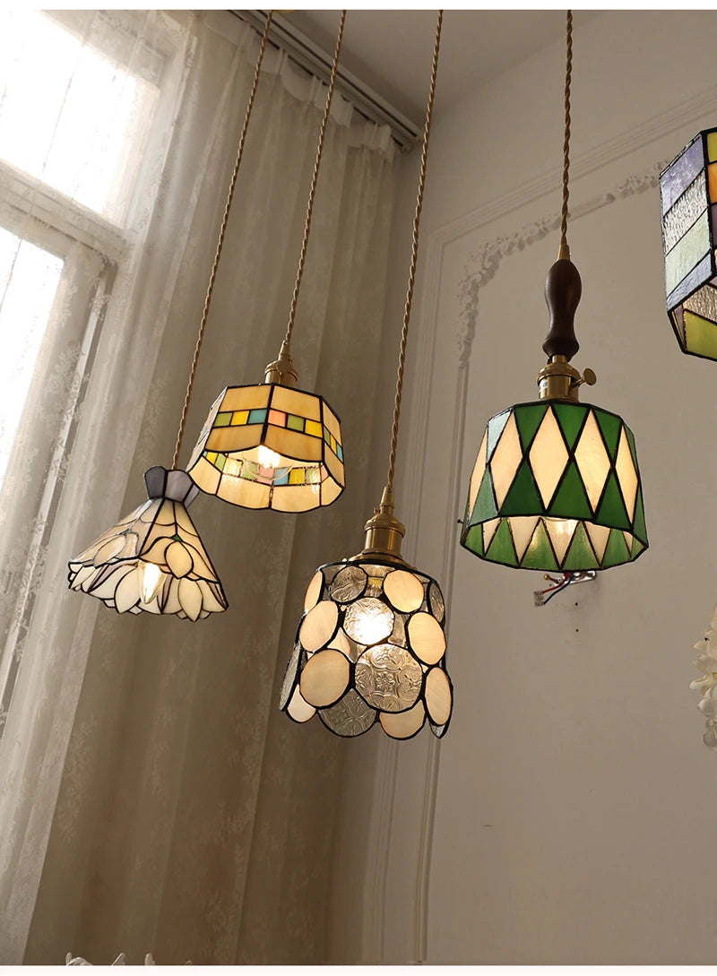 Nøordka Light Ceiling Light Fixtures American Retro Brass Tiffany Pendant Light for Bedroom and Dining