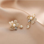 Load image into Gallery viewer, Pearl Flower and Crystal Tassel Earrings