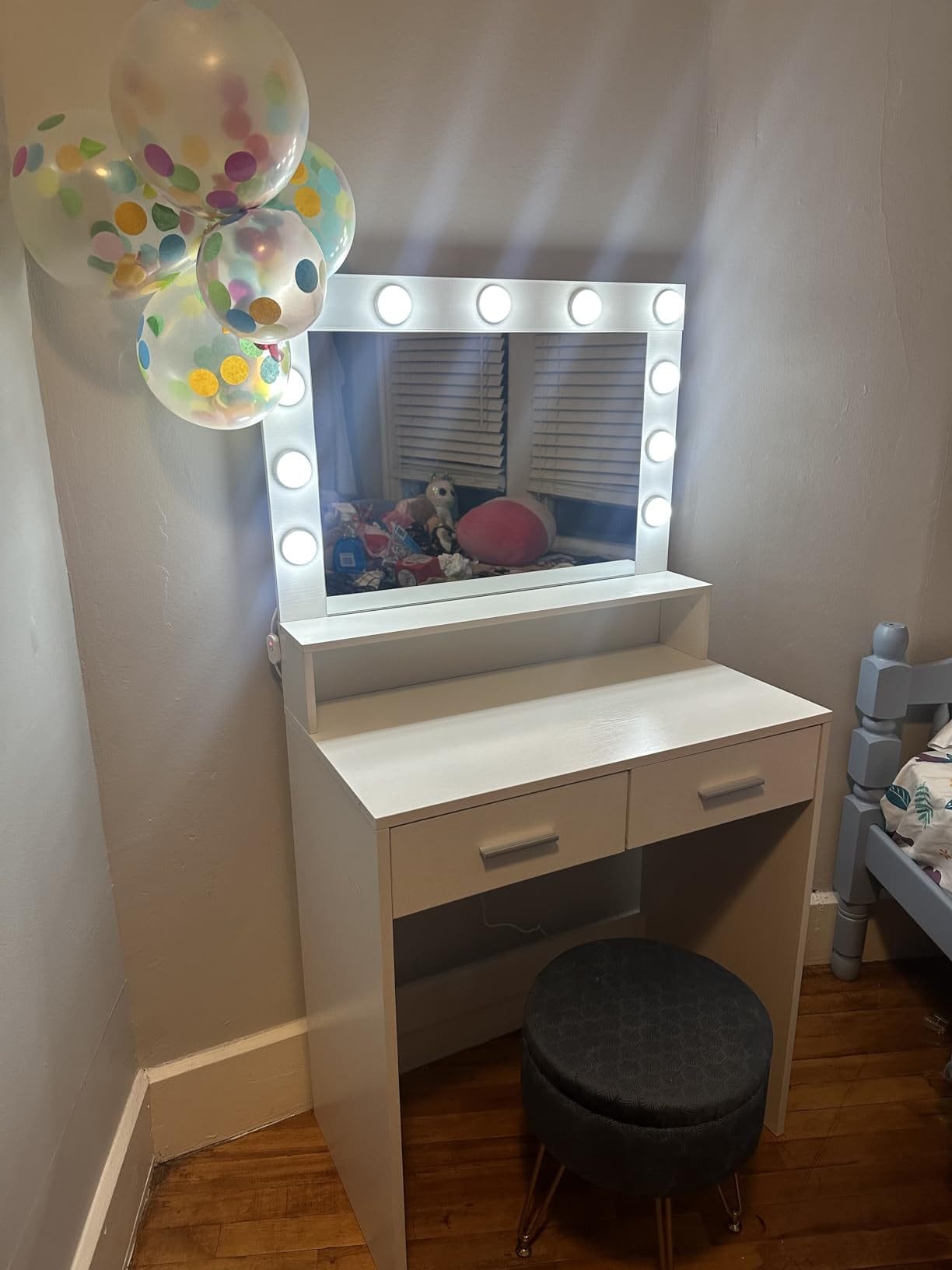 THE FURNITURE CO. Vanity Default Vanity Desk with Mirror and Lights, Large Drawer Dresser with 3 Adjustable Brightness Modes for Organized Bedroom In White