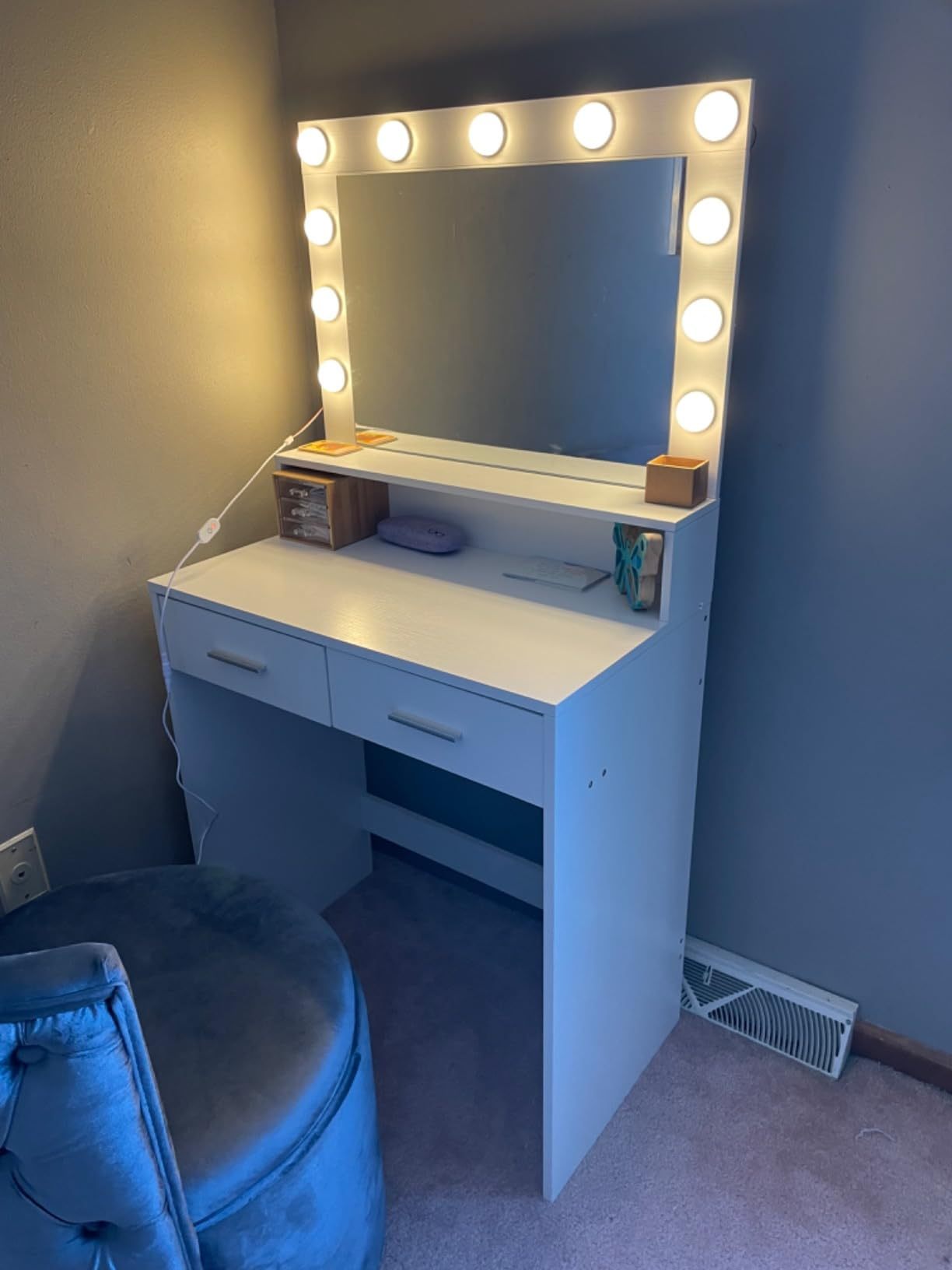 THE FURNITURE CO. Vanity Default Vanity Desk with Mirror and Lights, Large Drawer Dresser with 3 Adjustable Brightness Modes for Organized Bedroom In White