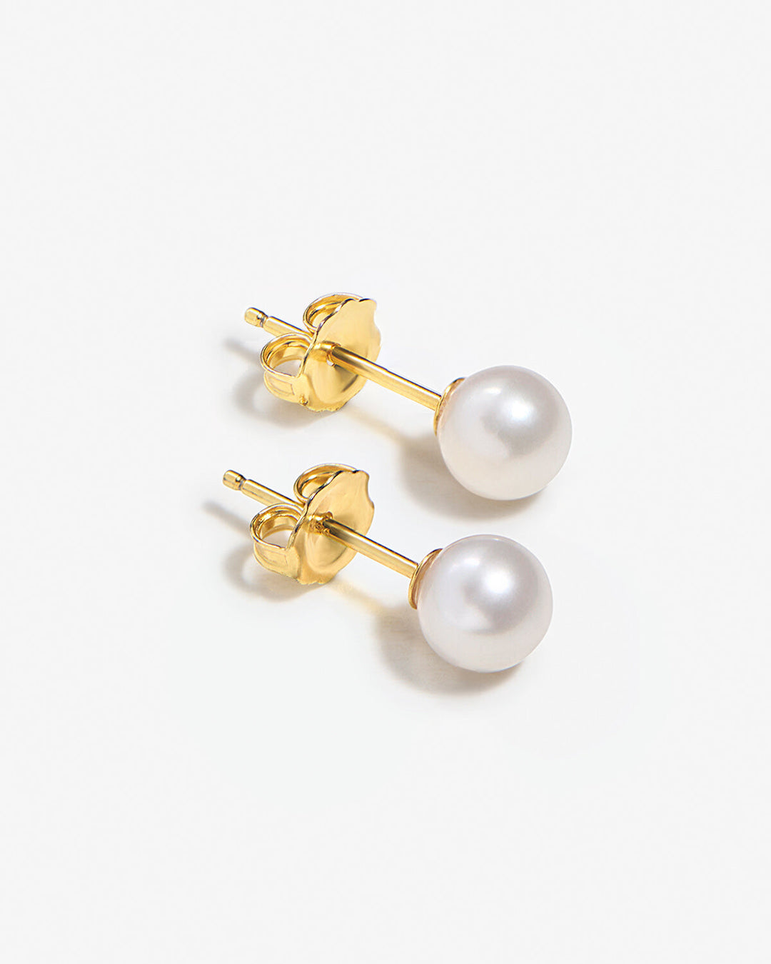 Lucia Medium Classic Pearl Earrings
