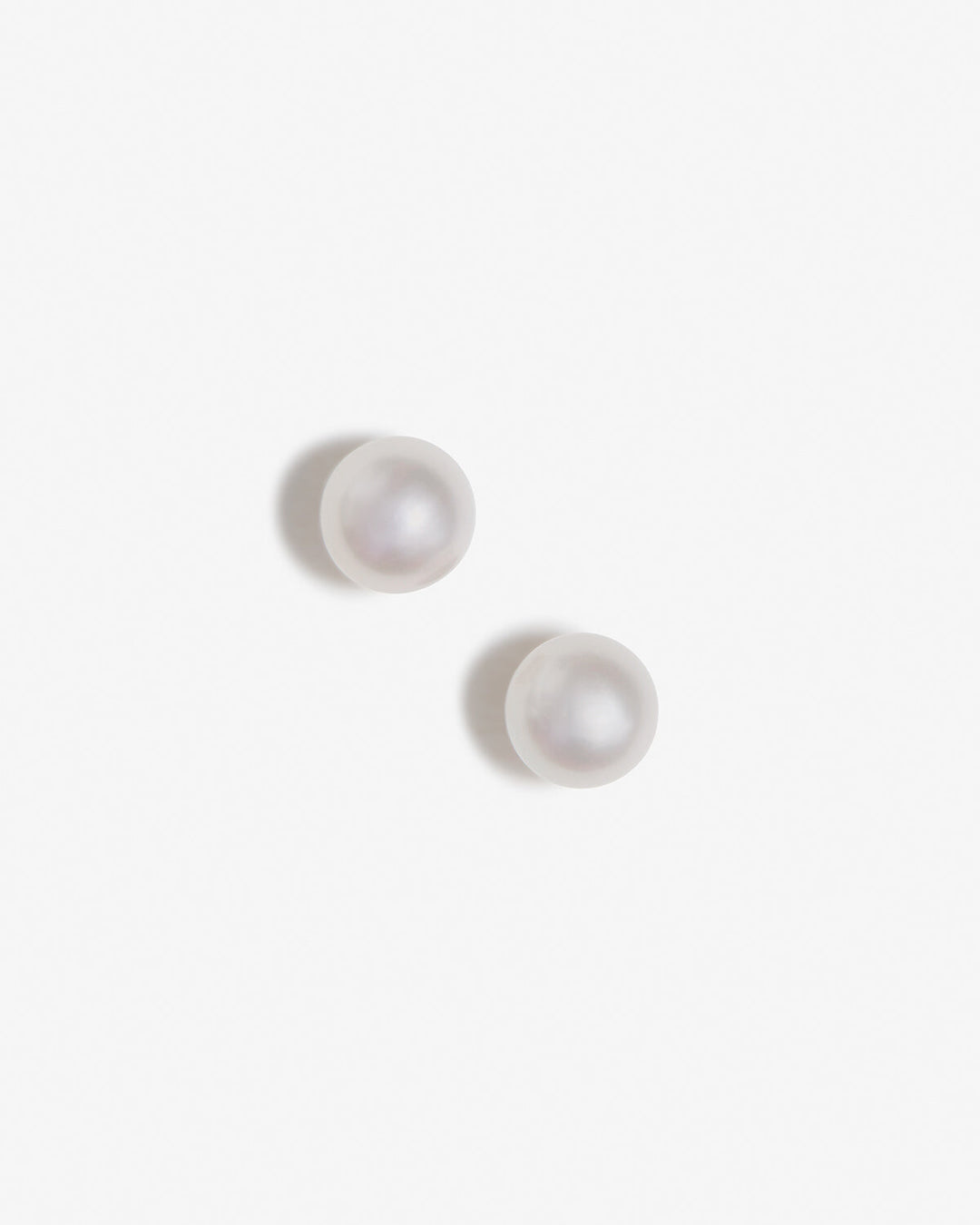 Lucia Medium Classic Pearl Earrings
