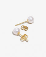 Load image into Gallery viewer, Lucia Medium Classic Pearl Earrings
