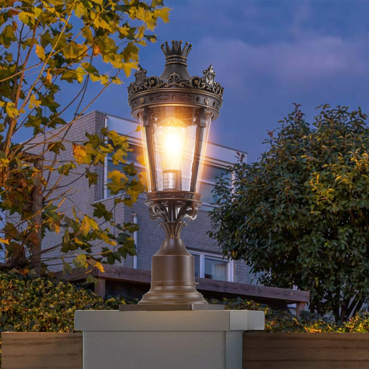 Aestin&#39;s Vintage Crown Outdoor Post Lantern