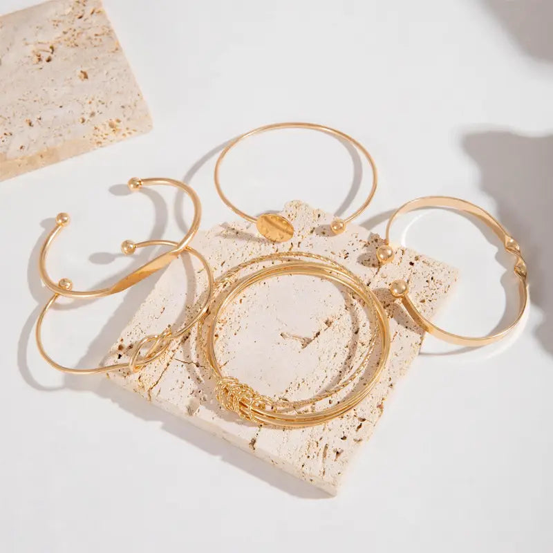 Delicate Charm Bracelet in Gold
